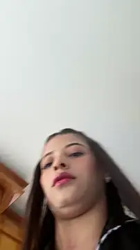 Snapshot of Arilw chatting on 03-10-26, 01:04 Arilw online show from 03-10-26, 01:04