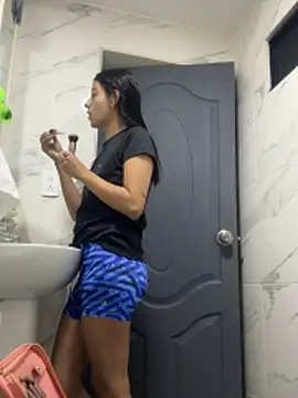 Arilw online show from 10-25-25, 01:12