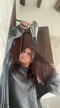 Snapshot of Arilw chatting on 03-19-26, 02:06 Arilw online show from 03-19-26, 02:06