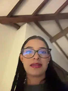 Snapshot of Arilw chatting on 02-14-26, 09:09 Arilw online show from 02-14-26, 09:09