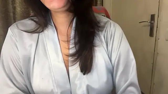 Snapshot of Cupid_of_Hearts chatting on 05-19-26, 05:20 Cupid of Hearts online show from 05-19-26, 05:20