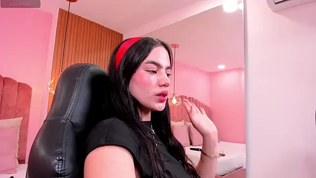 Snapshot of ariel_jonees chatting on 03-18-25, 04:50 ariel jonees online show from 03-18-25, 04:50