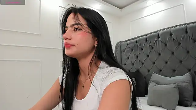 Snapshot of ariel_jonees chatting on 11-14-25, 05:00 ariel jonees online show from 11-14-25, 05:00