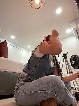 Snapshot of ariel_jonees chatting on 11-19-25, 04:18 ariel jonees online show from 11-19-25, 04:18