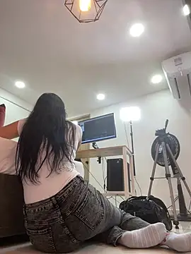 Snapshot of ariel_jonees chatting on 01-15-26, 04:32 ariel jonees online show from 01-15-26, 04:32