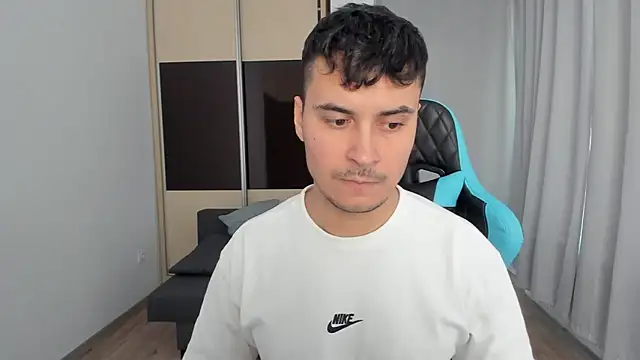 MatMalonne online show from 12-18-25, 01:26