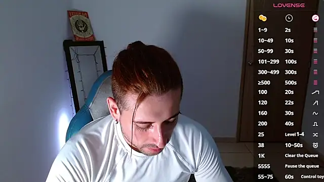 Snapshot of Ares_blue chatting on 02-27-25, 11:28 Ares blue online show from 02-27-25, 11:28