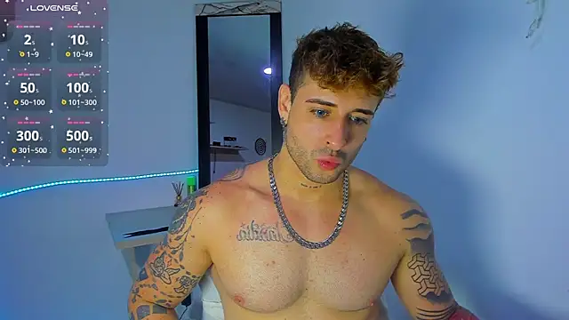 Snapshot of Ares_blue chatting on 09-25-25, 01:39 Ares blue online show from 09-25-25, 01:39