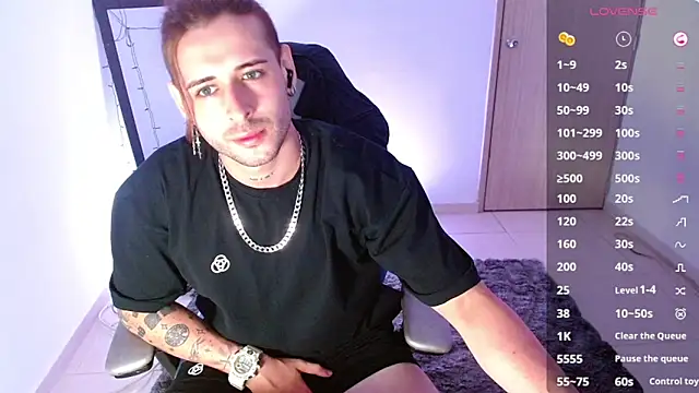 Snapshot of Ares_blue chatting on 02-25-25, 12:16 Ares blue online show from 02-25-25, 12:16