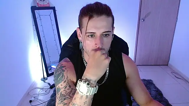 Snapshot of Ares_blue chatting on 03-03-25, 11:11 Ares blue online show from 03-03-25, 11:11