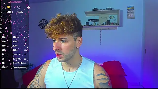 Snapshot of Ares_blue chatting on 05-25-26, 11:42 Ares blue online show from 05-25-26, 11:42