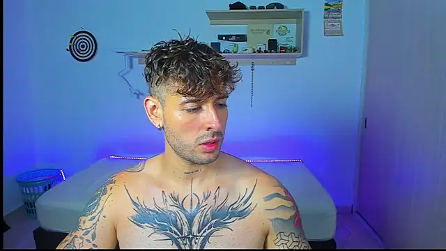 Snapshot of Ares_blue chatting on 05-16-26, 11:20 Ares blue online show from 05-16-26, 11:20