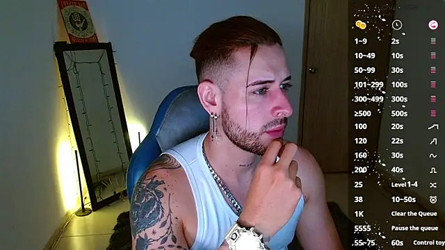 Snapshot of Ares_blue chatting on 02-11-25, 11:20 Ares blue online show from 02-11-25, 11:20