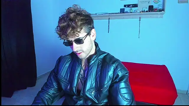 Snapshot of Ares_blue chatting on 05-08-26, 01:04 Ares blue online show from 05-08-26, 01:04