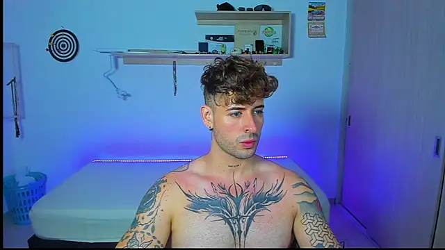 Snapshot of Ares_blue chatting on 05-15-26, 02:15 Ares blue online show from 05-15-26, 02:15