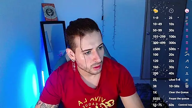 Snapshot of Ares_blue chatting on 01-31-25, 11:35 Ares blue online show from 01-31-25, 11:35