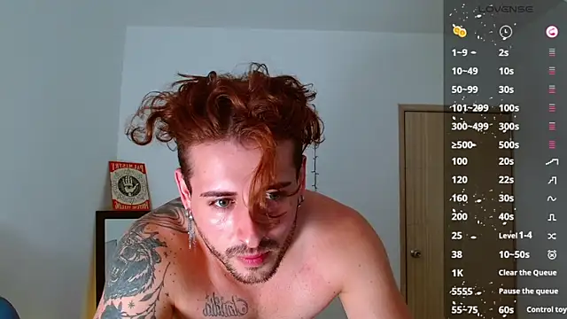 Snapshot of Ares_blue chatting on 02-06-25, 11:09 Ares blue online show from 02-06-25, 11:09