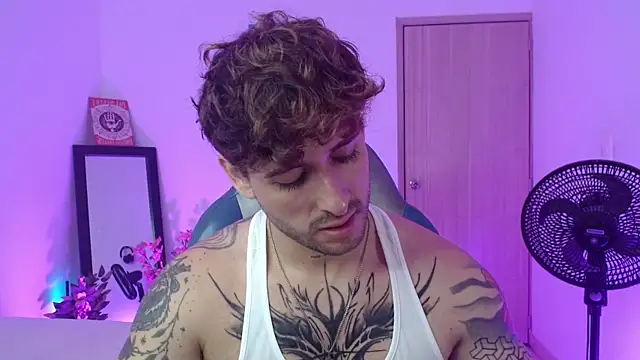 Snapshot of Ares_blue chatting on 05-07-26, 11:46 Ares blue online show from 05-07-26, 11:46