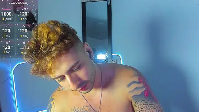 Snapshot of Ares_blue chatting on 10-07-25, 10:05 Ares blue online show from 10-07-25, 10:05