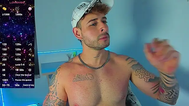 Snapshot of Ares_blue chatting on 10-18-25, 01:13 Ares blue online show from 10-18-25, 01:13