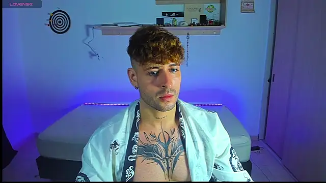 Snapshot of Ares_blue chatting on 05-12-26, 12:22 Ares blue online show from 05-12-26, 12:22