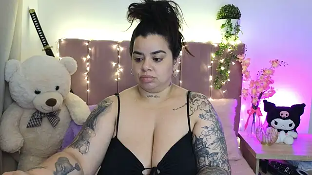 MiahJoness online show from 08-03-26, 05:04