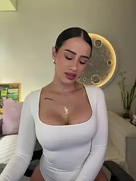 SarahhSmitth1 online show from 06-07-26, 03:50