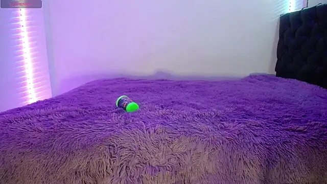 Laurenkenner  online show from 10-21-25, 06:51