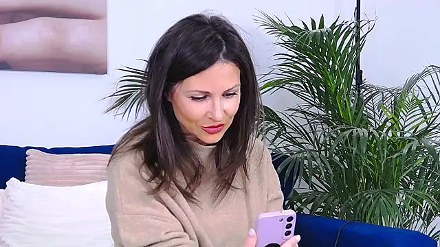 Snapshot of AmelieKeys chatting on 02-01-26, 03:49 AmelieKeys online show from 02-01-26, 03:49