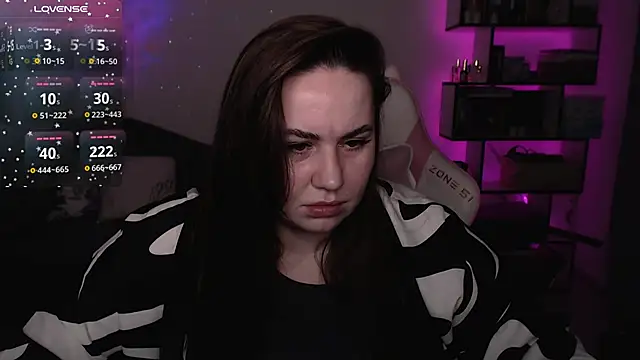 Snapshot of SexyWitch_666 chatting on 03-04-25, 04:17 SexyWitch 666 online show from 03-04-25, 04:17