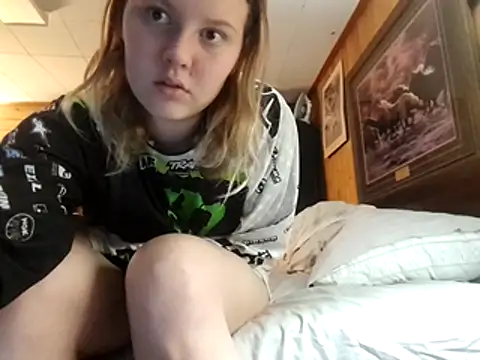 Snapshot of Ryan_and_Aurora chatting on 01-08-26, 11:11 Ryan and Aurora online show from 01-08-26, 11:11