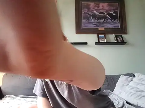 Snapshot of Ryan_and_Aurora chatting on 02-11-25, 07:44 Ryan and Aurora online show from 02-11-25, 07:44