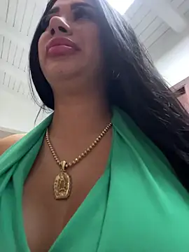 Snapshot of kiim_taaylor chatting on 10-31-25, 12:46 kiim taaylor online show from 10-31-25, 12:46