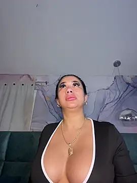 Snapshot of kiim_taaylor chatting on 01-11-26, 02:51 kiim taaylor online show from 01-11-26, 02:51