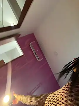 Snapshot of kiim_taaylor chatting on 02-15-26, 01:54 kiim taaylor online show from 02-15-26, 01:54