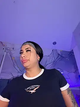 Snapshot of kiim_taaylor chatting on 12-21-25, 02:24 kiim taaylor online show from 12-21-25, 02:24