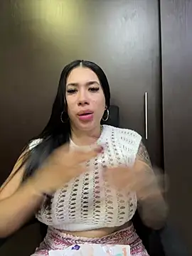Snapshot of kiim_taaylor chatting on 03-20-25, 12:32 kiim taaylor online show from 03-20-25, 12:32