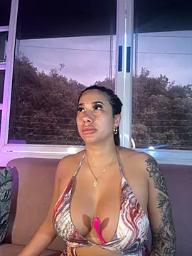 Snapshot of kiim_taaylor chatting on 09-18-25, 01:25 kiim taaylor online show from 09-18-25, 01:25