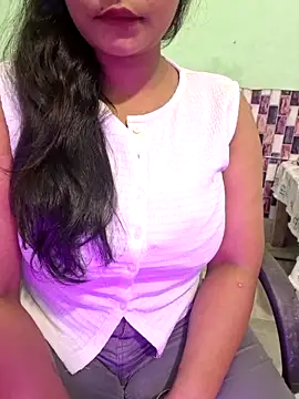 Snapshot of N-Natasha chatting on 09-18-25, 12:35 N-Natasha online show from 09-18-25, 12:35