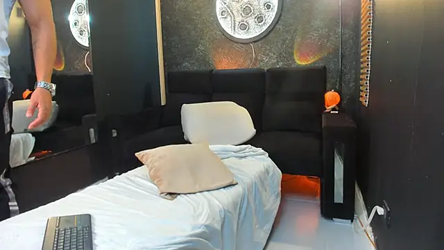 MassimoWalton2 online show from 01-29-25, 02:53