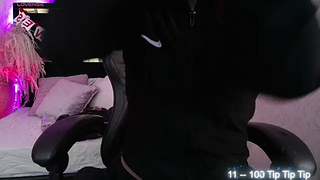 Snapshot of Bunny_O chatting on 02-19-26, 01:24 Bunny O online show from 02-19-26, 01:24