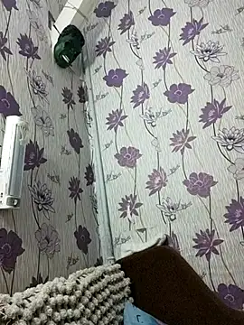 Snapshot of SweetLeila40 chatting on 02-24-25, 11:52 SweetLeila40 online show from 02-24-25, 11:52