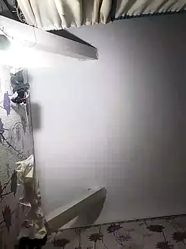 Snapshot of SweetLeila40 chatting on 02-05-25, 04:27 SweetLeila40 online show from 02-05-25, 04:27