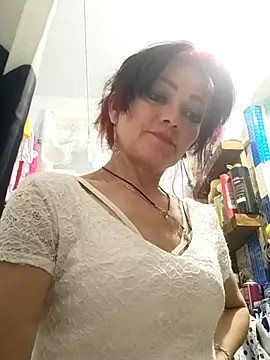 Snapshot of SweetLeila40 chatting on 03-16-26, 06:10 SweetLeila40 online show from 03-16-26, 06:10