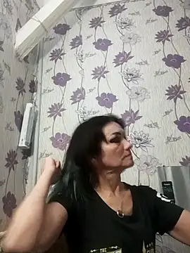 Snapshot of SweetLeila40 chatting on 02-27-25, 08:20 SweetLeila40 online show from 02-27-25, 08:20