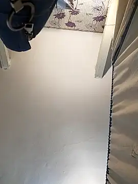 Snapshot of SweetLeila40 chatting on 02-22-25, 08:42 SweetLeila40 online show from 02-22-25, 08:42