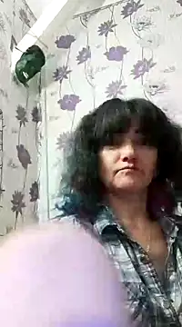 Snapshot of SweetLeila40 chatting on 02-03-25, 10:32 SweetLeila40 online show from 02-03-25, 10:32