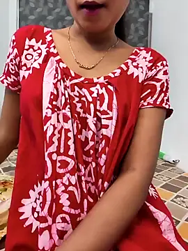 Snapshot of yhona_darling chatting on 05-13-26, 02:13 yhona darling online show from 05-13-26, 02:13