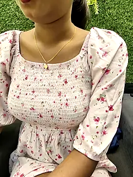 Snapshot of yhona_darling chatting on 03-31-26, 03:19 yhona darling online show from 03-31-26, 03:19