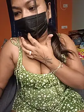 Snapshot of Hot_Urvi chatting on 05-21-26, 04:59 Hot Urvi online show from 05-21-26, 04:59